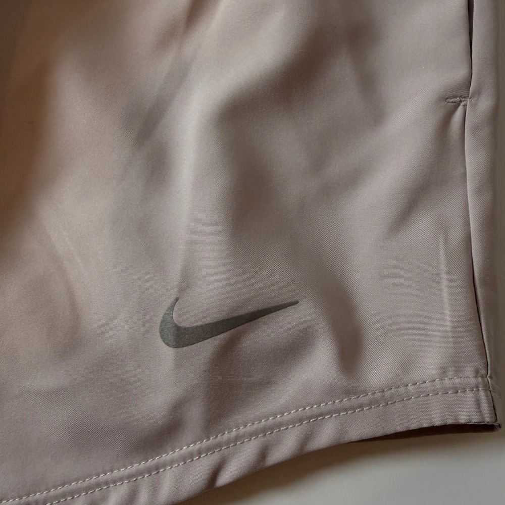 Nike Dri-FIT Womens High Rise Smocked Training Shorts Mauve L - Picture 2 of 7